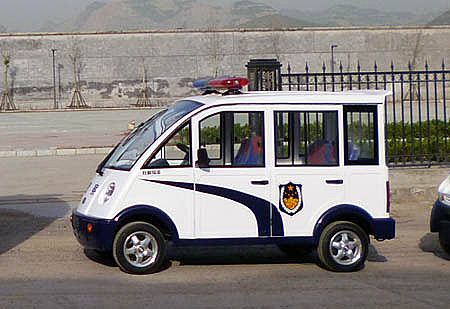 武強(qiáng)縣公安局配備躍迪電動(dòng)巡邏車(chē)