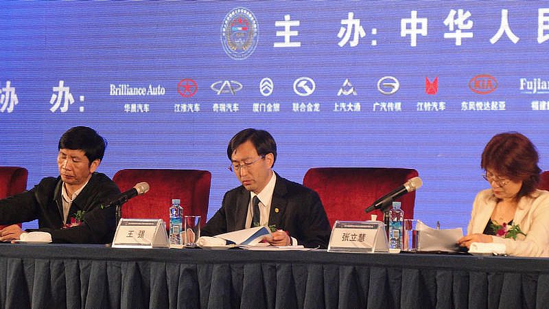 李煌，王強，張立慧