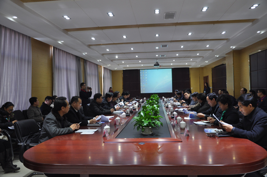 市政協(xié)主席王華清、副市長蔣文紅一行領(lǐng)導(dǎo)到河北新宇宙視察指導(dǎo)