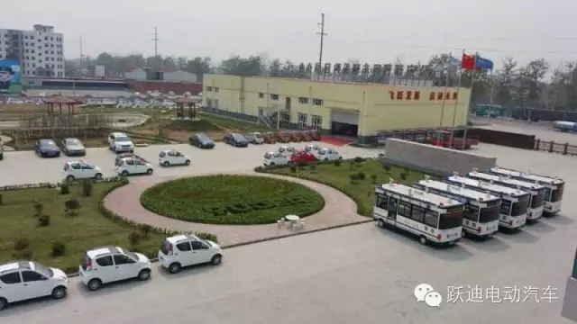 春暖花開、綠色躍迪---躍迪集團(tuán)綠化工作進(jìn)行中！