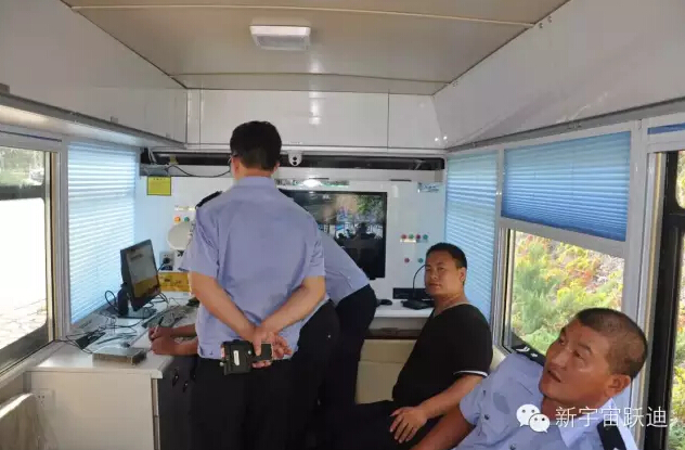 北京市56輛躍迪移動(dòng)警務(wù)室全天候執(zhí)勤，為大閱兵保駕護(hù)航（一）