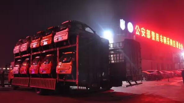 躍迪電動汽車批量發(fā)車昆明—節(jié)能環(huán)保▶◀綠色出行