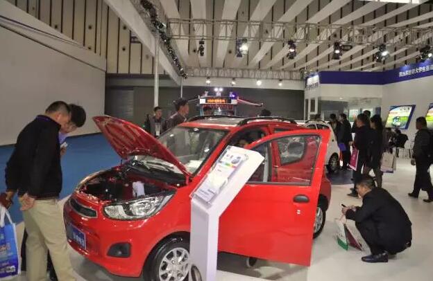 躍迪汽車強(qiáng)勢(shì)登錄南京新能源汽車展，引領(lǐng)行業(yè)發(fā)展新軌道