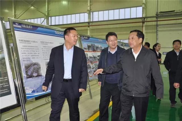 全國(guó)政協(xié)副主席劉曉峰到躍迪集團(tuán)旗下陜西躍迪新能源汽車有限公司調(diào)研