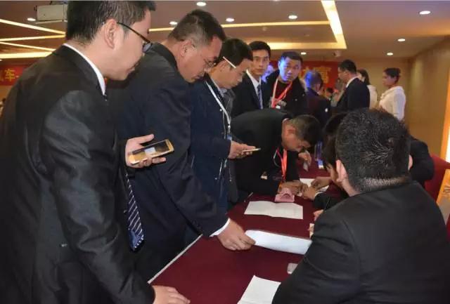 躍迪智能家族集結(jié)亮相鄭州展，萬人見證，共贏未來