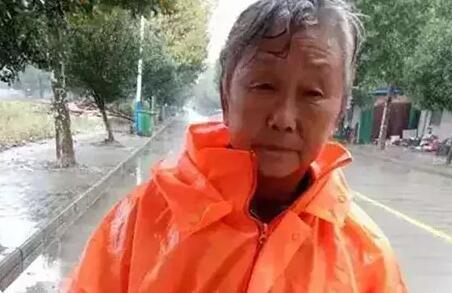 今天，躍迪向平凡而偉大的他們——環(huán)衛(wèi)工人致敬！