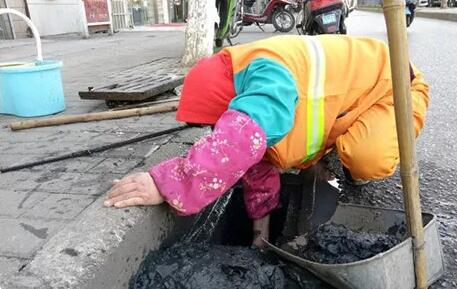 今天，躍迪向平凡而偉大的他們——環(huán)衛(wèi)工人致敬！