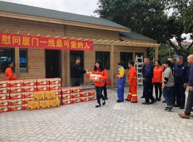 今天，躍迪向平凡而偉大的他們——環(huán)衛(wèi)工人致敬！