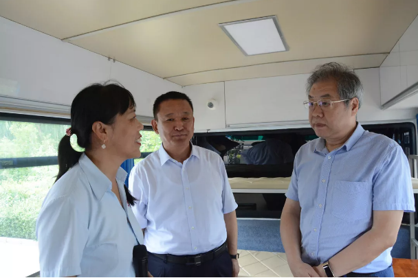 河北省政協(xié)副主席盧曉光，河北省委統(tǒng)戰(zhàn)部副部長、省工商聯(lián)黨組書記郭翠朵率調(diào)研組到躍迪集團開展重點提案督辦調(diào)研