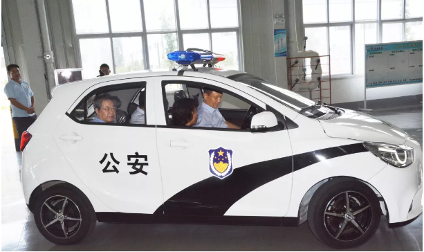 河北省政協(xié)副主席盧曉光，河北省委統(tǒng)戰(zhàn)部副部長、省工商聯(lián)黨組書記郭翠朵率調(diào)研組到躍迪集團開展重點提案督辦調(diào)研