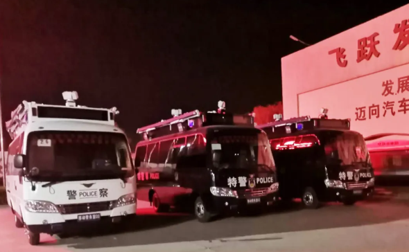 躍迪移動(dòng)警務(wù)室發(fā)車(chē)新疆 警務(wù)保障服務(wù)再升級(jí)