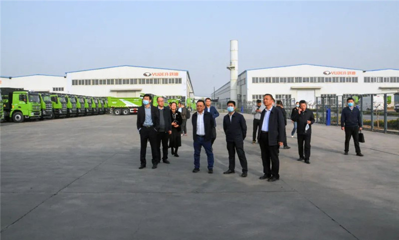 ?東風(fēng)柳州汽車(chē)有限公司黨委書(shū)記宣穎一行蒞臨躍迪集團(tuán)考察調(diào)研