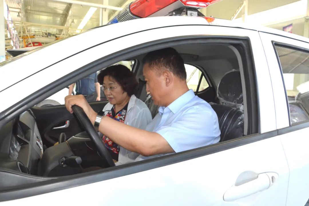 呂梁市委常委、副市長劉晉萍一行 蒞臨躍迪集團(tuán)考察調(diào)研