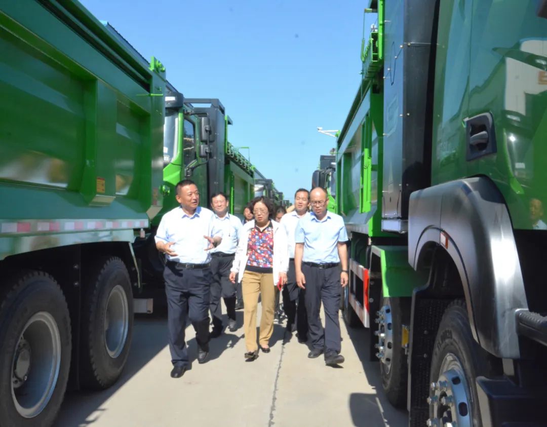 呂梁市委常委、副市長劉晉萍一行 蒞臨躍迪集團(tuán)考察調(diào)研