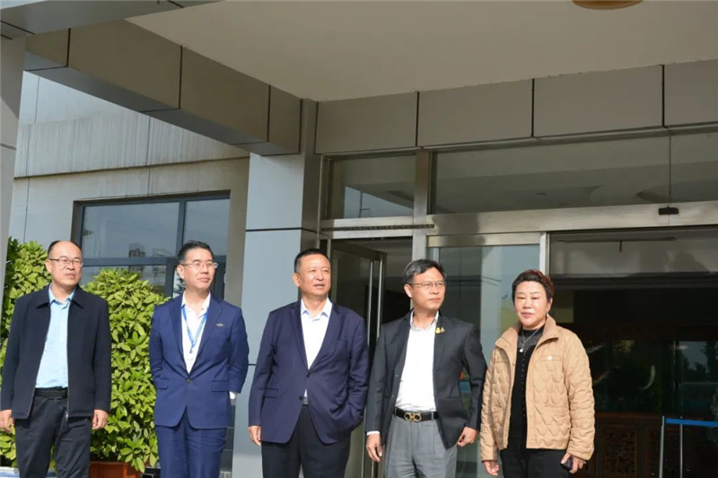 泰國客商一行到躍迪集團(tuán)參觀洽談合作