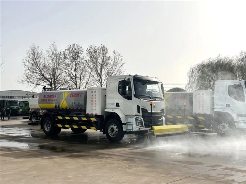 低碳環(huán)保 除霾降塵丨躍迪新能源多功能抑塵車、清洗車強(qiáng)強(qiáng)組合