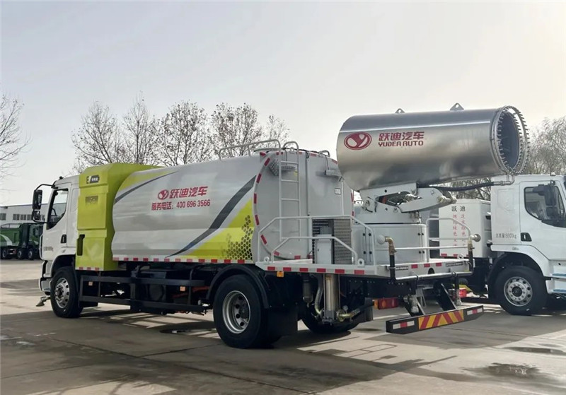 低碳環(huán)保 除霾降塵丨躍迪新能源多功能抑塵車、清洗車強(qiáng)強(qiáng)組合