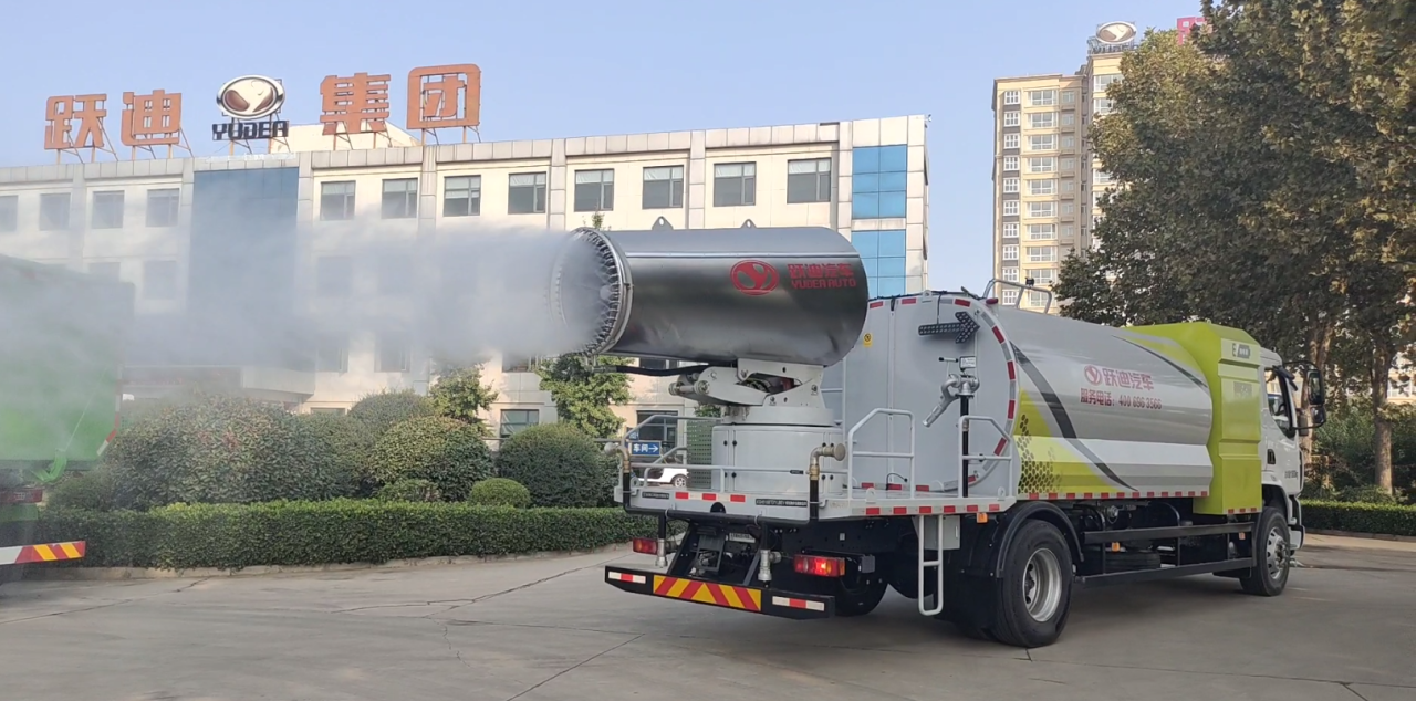 夏日降溫“神器”丨躍迪純電動(dòng)多功能抑塵車(chē)