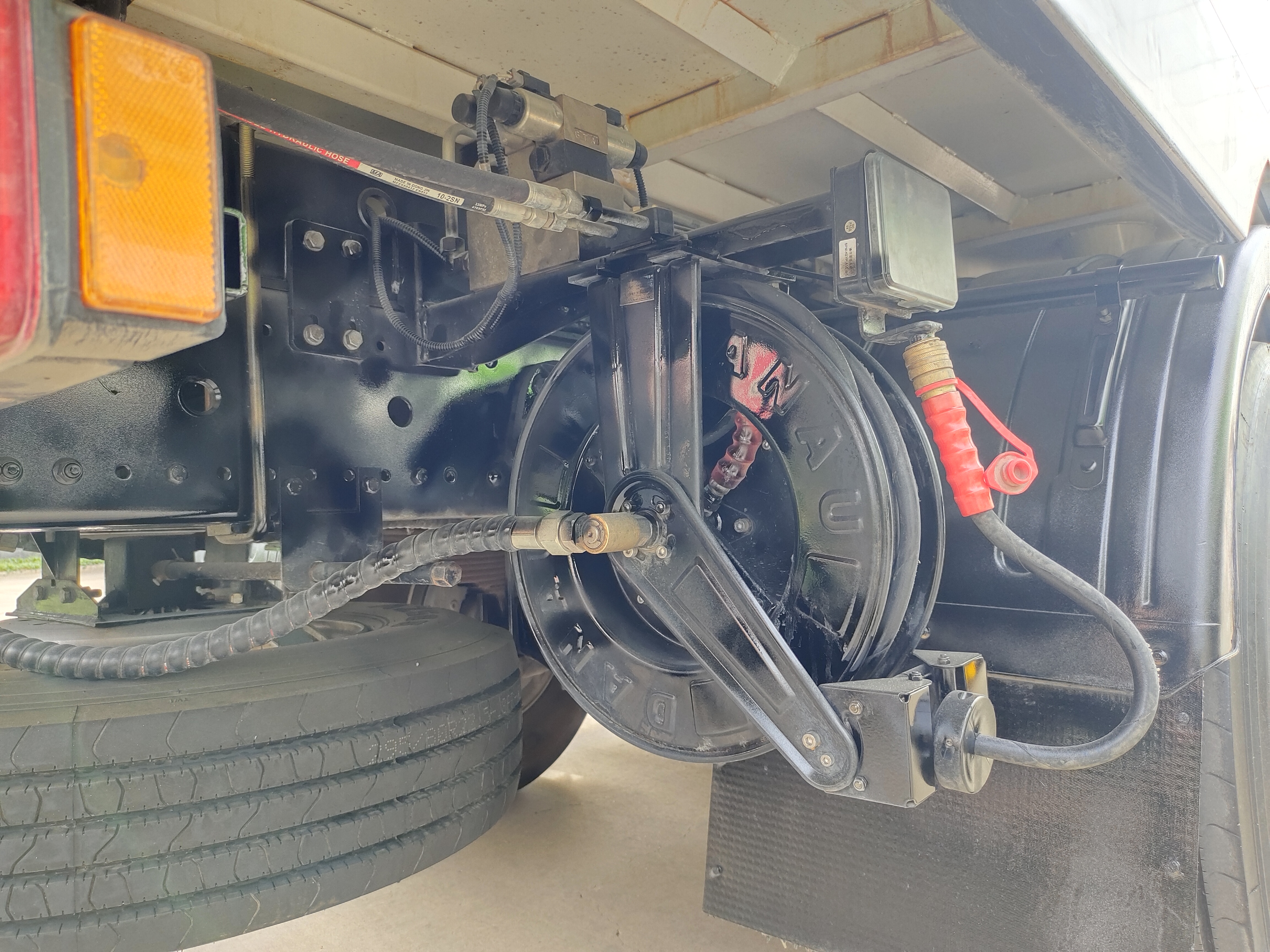 躍迪清掃車(chē) —— 為城市顏值加分，為美好生活助力