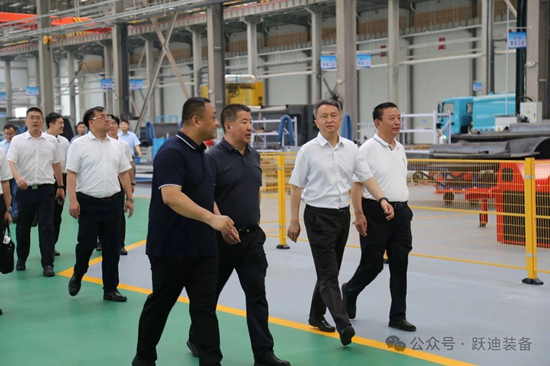 中國(guó)重汽集團(tuán)董事長(zhǎng)劉正濤到躍迪集團(tuán)調(diào)研